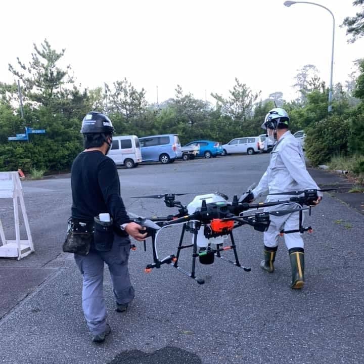 滋賀県と神奈川県で農薬散布ドローンを運用しています