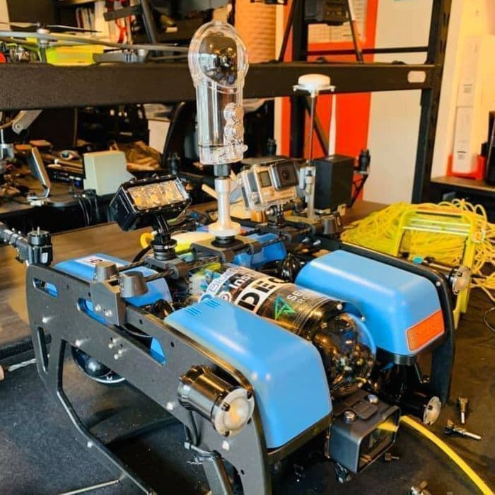 オリジナルパーツの製作でプラント設備点検や鉄塔点検等の実証実験をサポートしています