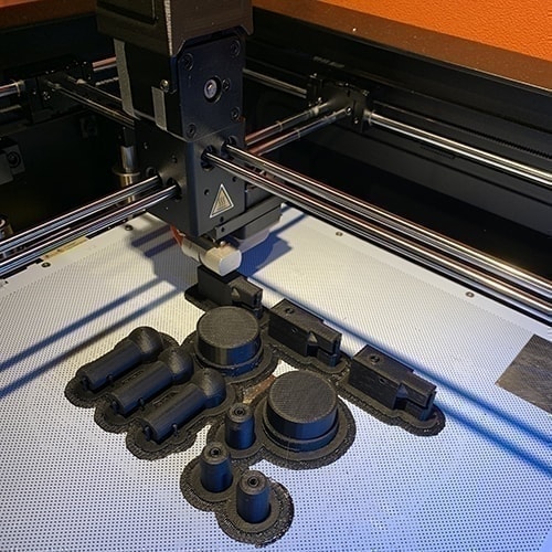 オリジナルパーツの製作でプラント設備点検や鉄塔点検等の実証実験をサポートしています