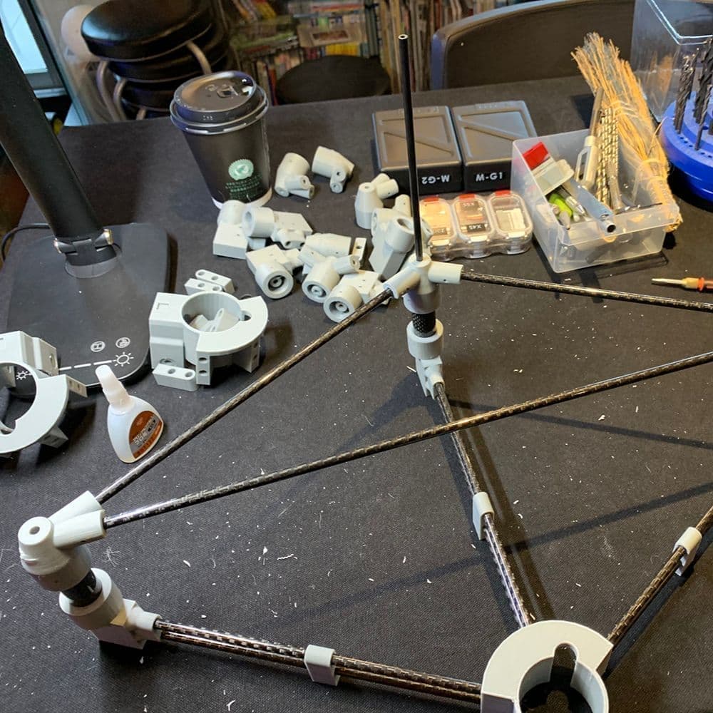 ドローンの実証実験に対応した各種パーツを3Dプリンターを活用して設計・製作しています