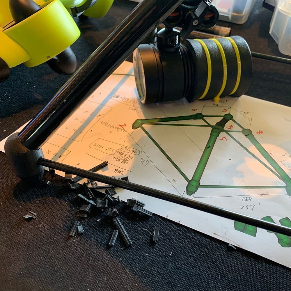 設備点検の実証実験に対応した水中ドローンのパーツ開発業務を行いました