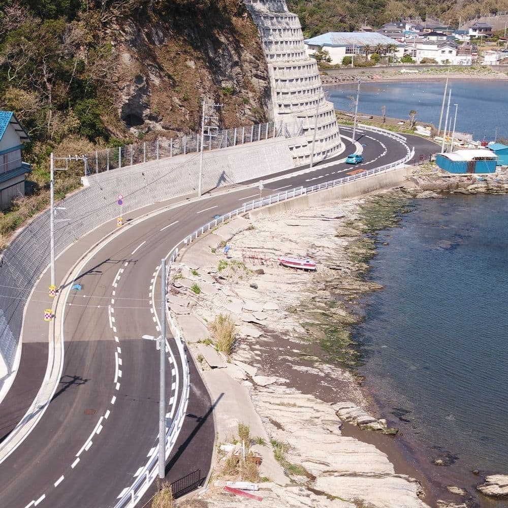 神奈川県の土木工事の状況報告や広報にドローン空撮をご利用いただいています