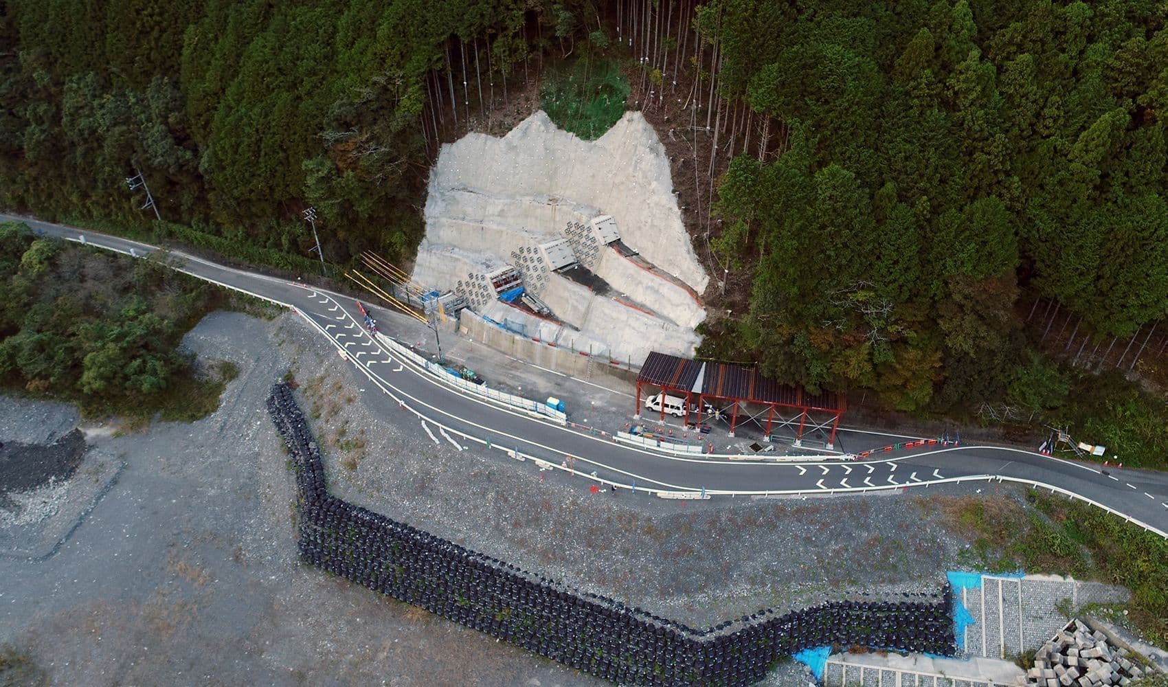 現場の工事進捗記録、竣工・景観撮影などにドローン空撮をご利用いただいています