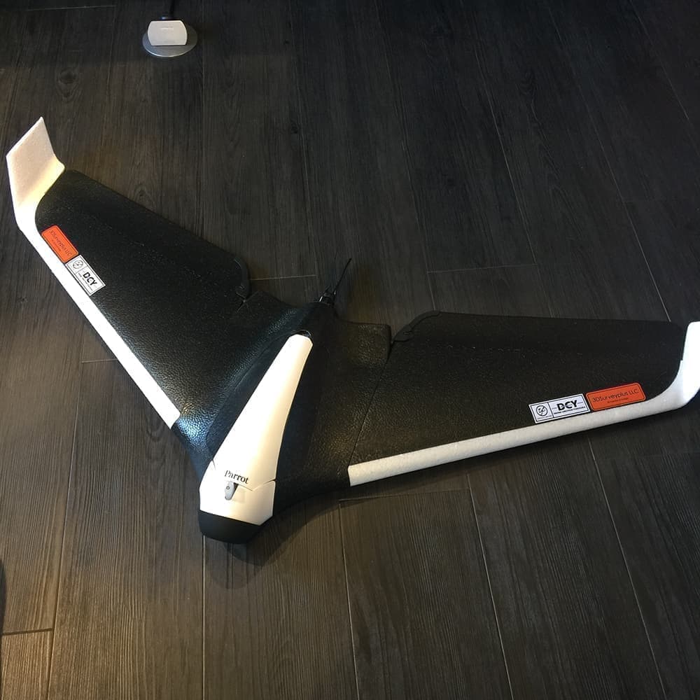 大型機から小型機まで様々なドローンを活用しています